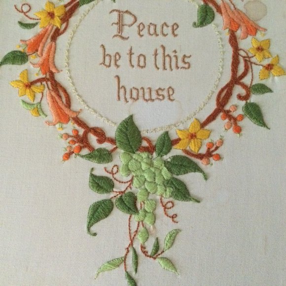 Vintage embroidery crewel wall hangings framed "peace be to this house" framed - Picture 3 of 9